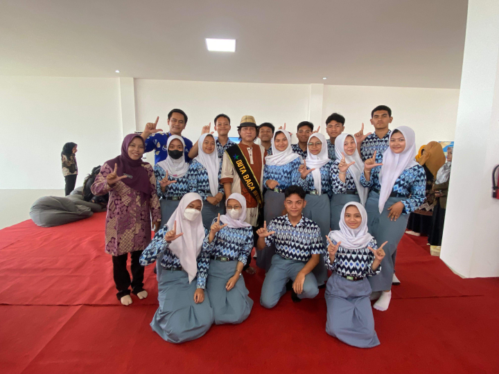 Image of diskusi buku bersama Duta Baca Nasional Gol A Gong