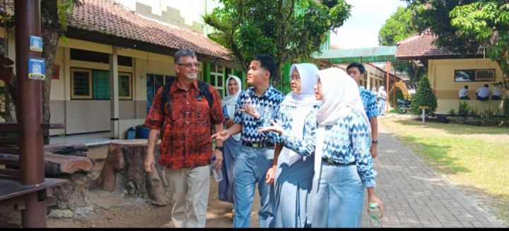 Image of Sharing Session With Native Speaker