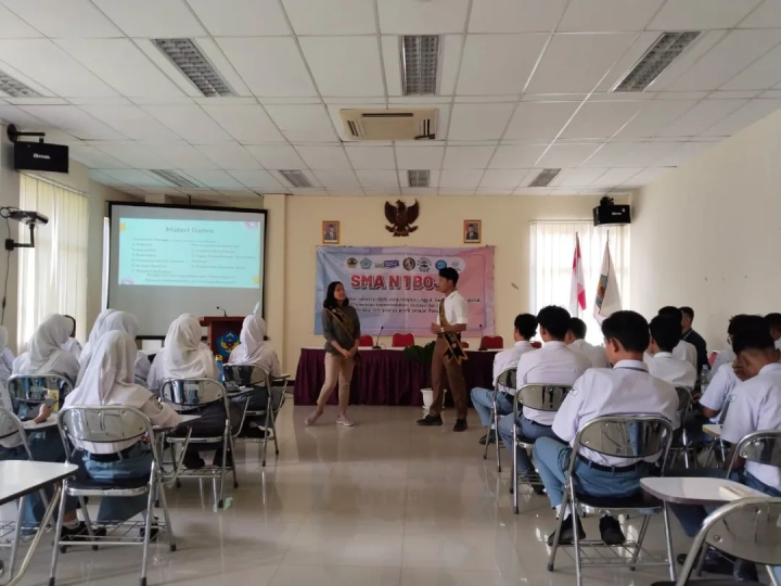 Image of Sosialisasi Edukasi Gizi dan Anemia bagi remaja di lingkungan SMAN 1 Boja oleh Genre Kabupaten Kendal