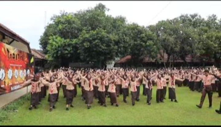 Image of Semangat Sehat dan Ceria dalam Senam Anak Indonesia Hebat di SMA Negeri 1 Boja