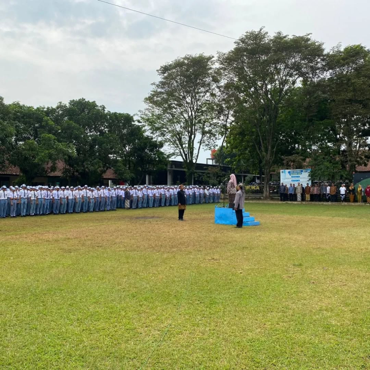 Image of Upacara dalam rangka memperingati Hari Guru Nasional ke 30 Senin, 25 November 2024