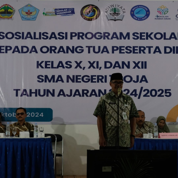 Image of Sosialisasi Program Sekolah Kepada Orang Tua Peserta Didik Kelas X, XI, DAN XII SMA NEGERI 1 BOJA Tahun Ajaran 2024/2025 Boja, 2 Oktober 2024